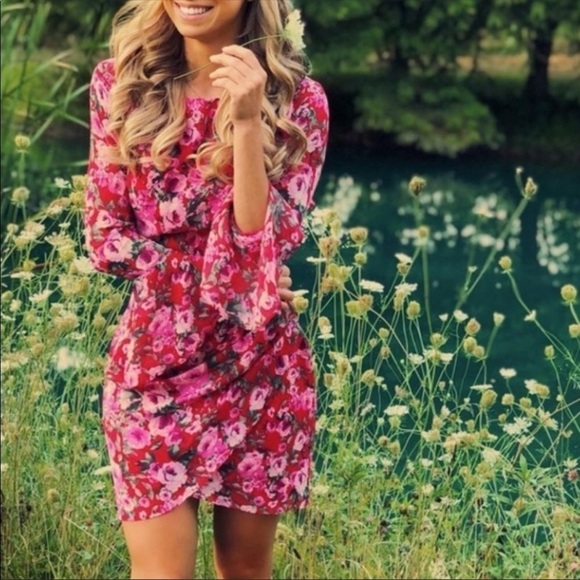 B Darlin Floral Open Back Bell Sleeve Mini Dress 13/14 - Picture 3 of 11